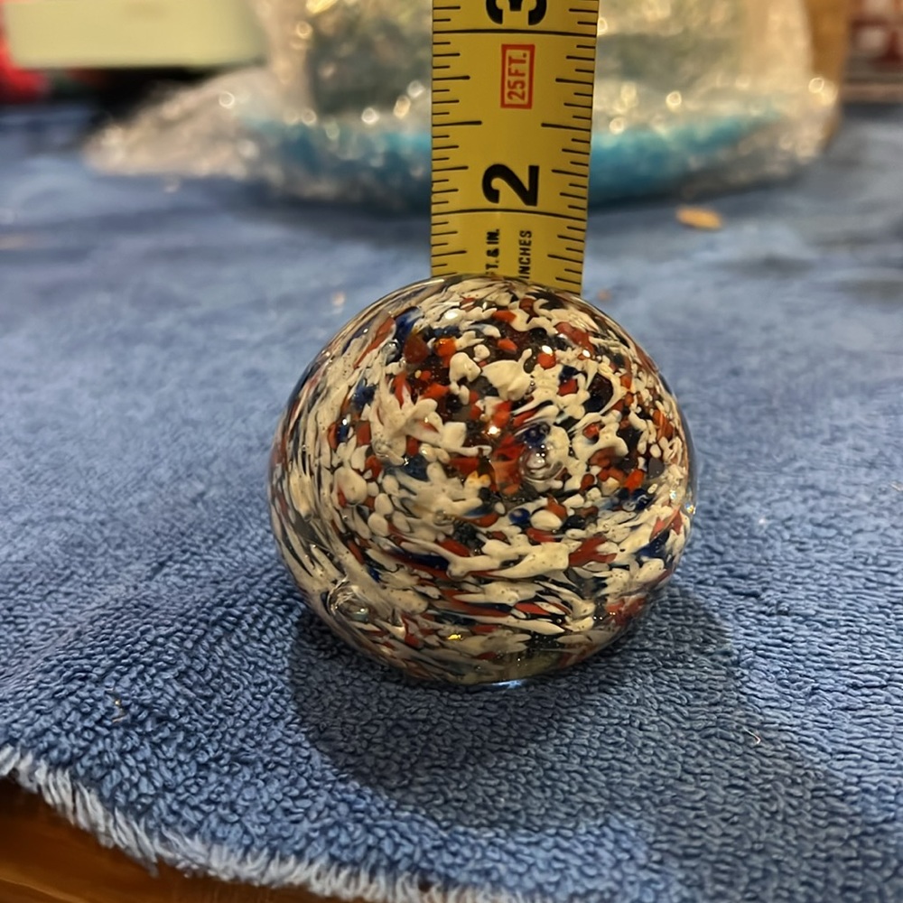 Murano Paperweight - Picture 5 of 6